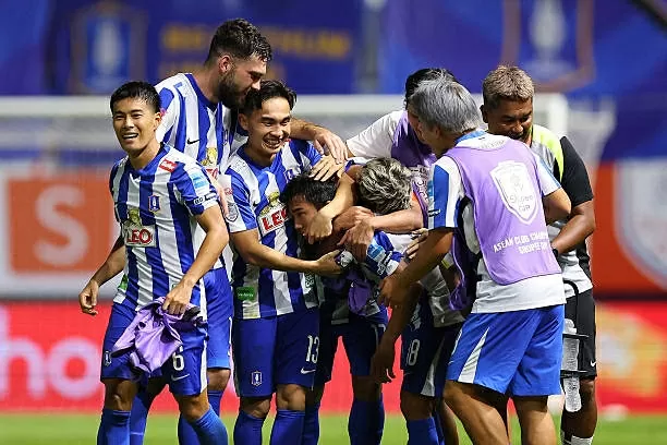 Chanathip tiếp tục tỏa sáng ở phút bù giờ, giúp Pathum Utd ngược dòng khó tin.