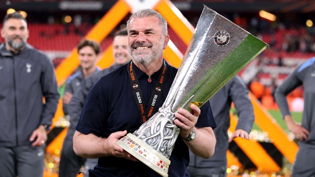 Postecoglou trở lại Ngoại hạng Anh để dẫn dắt Nottingham Forest