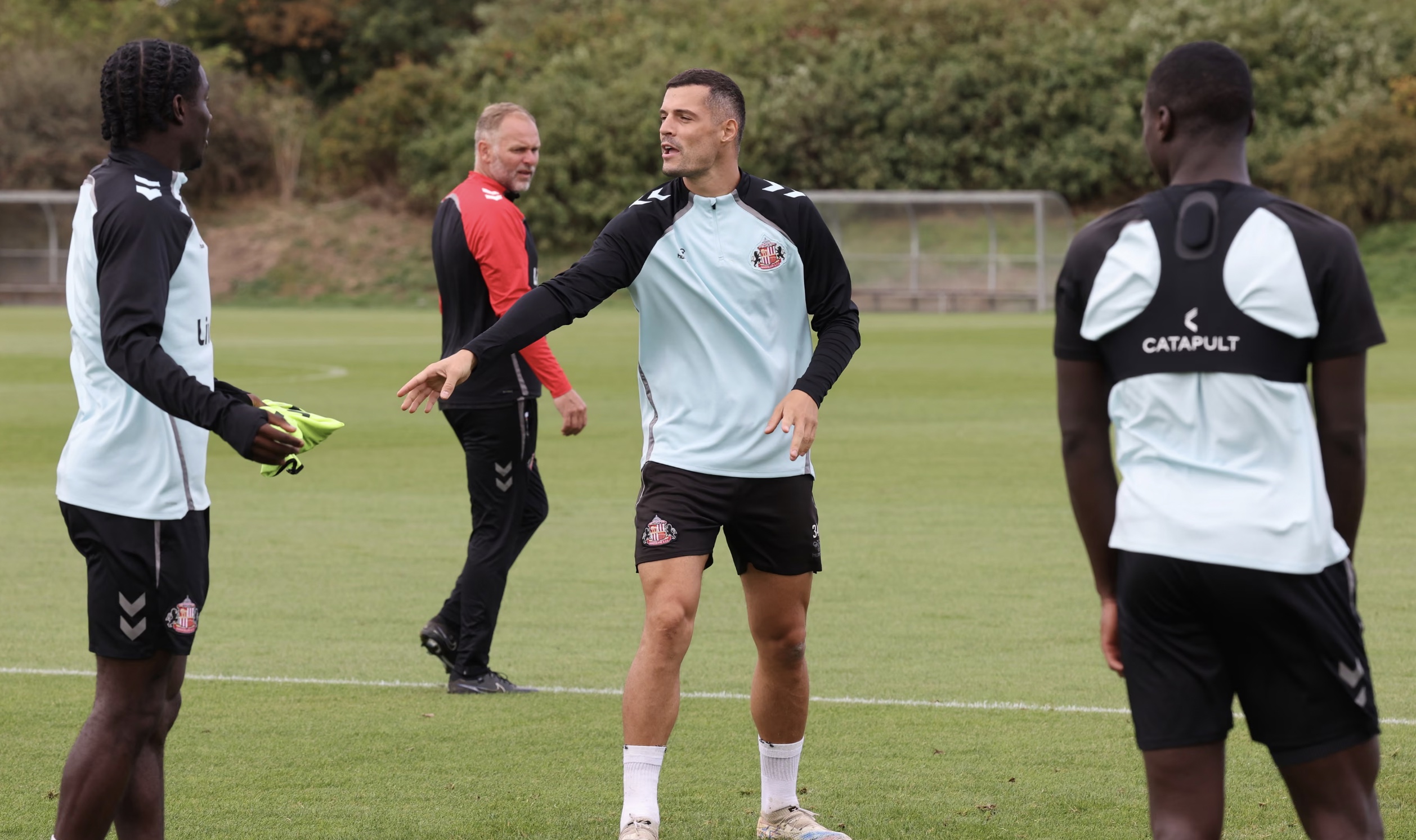 Xhaka là thủ lĩnh của Sunderland trong phòng thay đồ