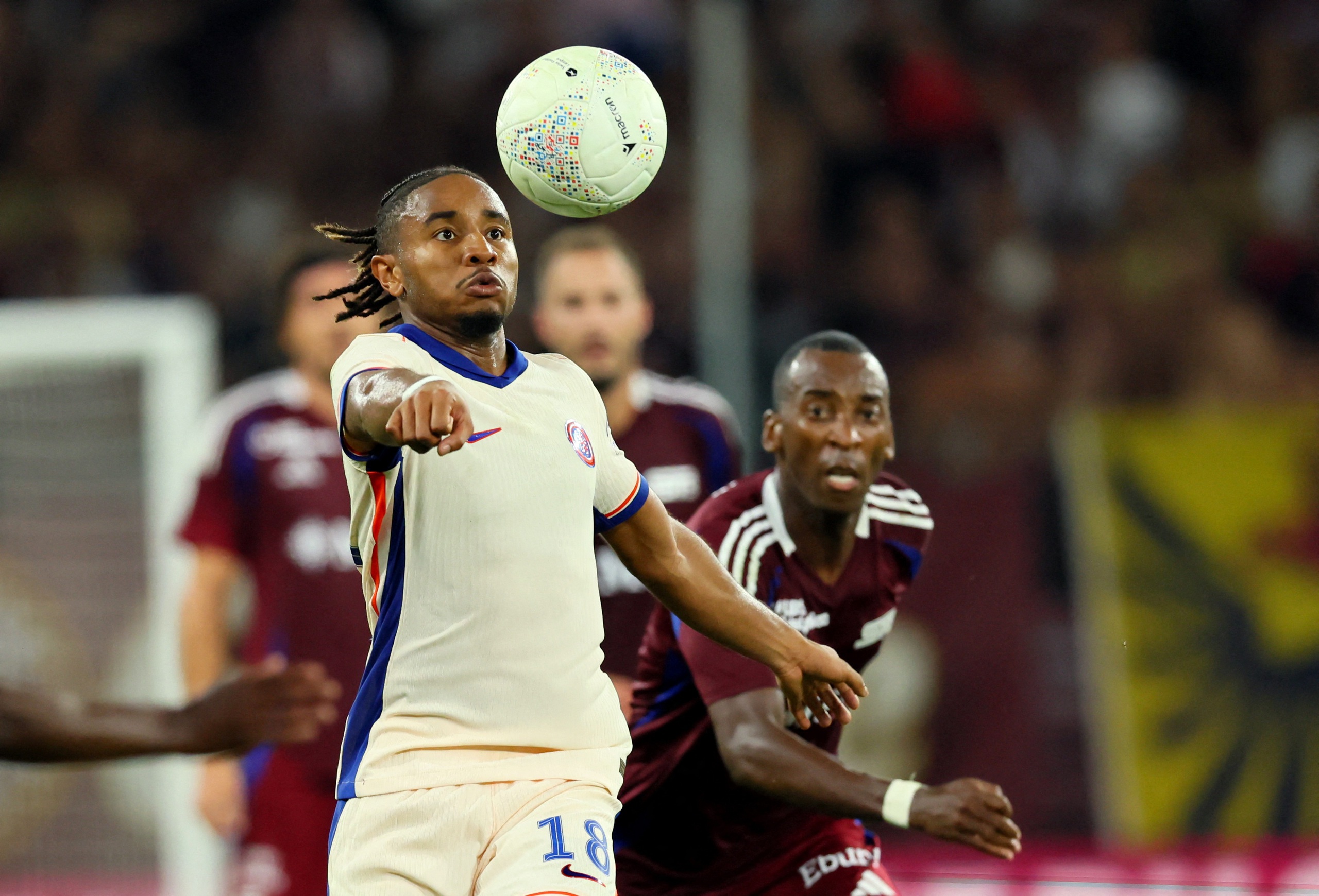 Christopher Nkunku lập công cho Chelsea