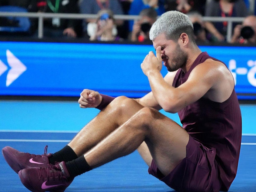 Carlos Alcaraz dính chấn thương ở trận ra quân Japan Open năm nay