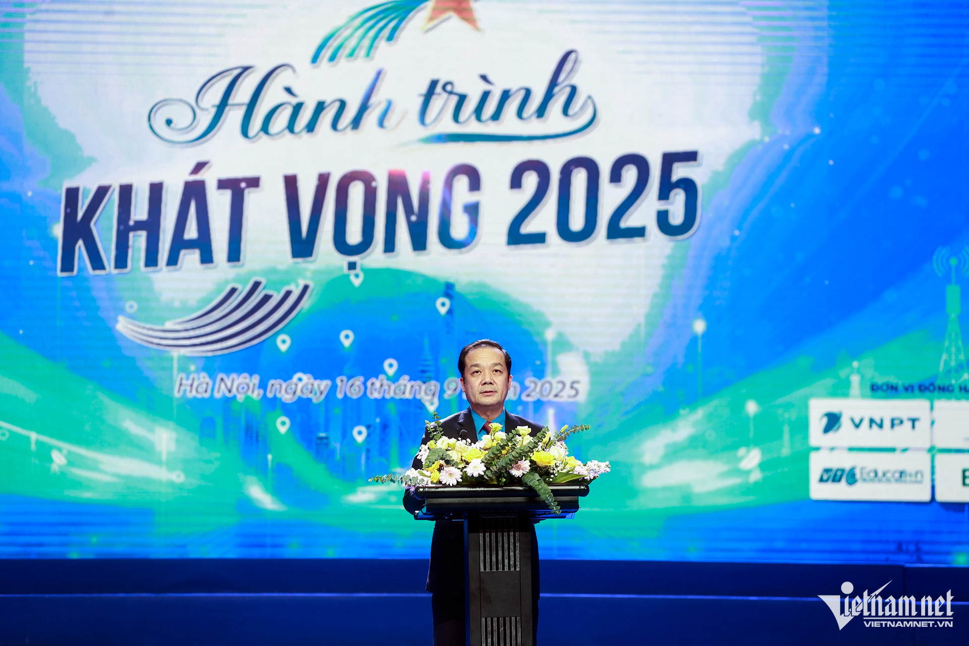 Thứ trưởng Bộ KH&CN Phạm Đức Long phát biểu tại lễ vinh danh