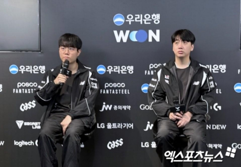 KT Rolster chuẩn bị cho trận đấu