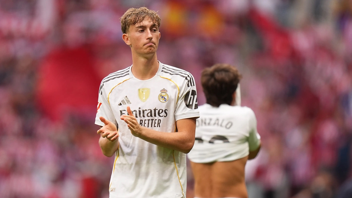 Dean Huijsen thi đấu tại derby Madrid