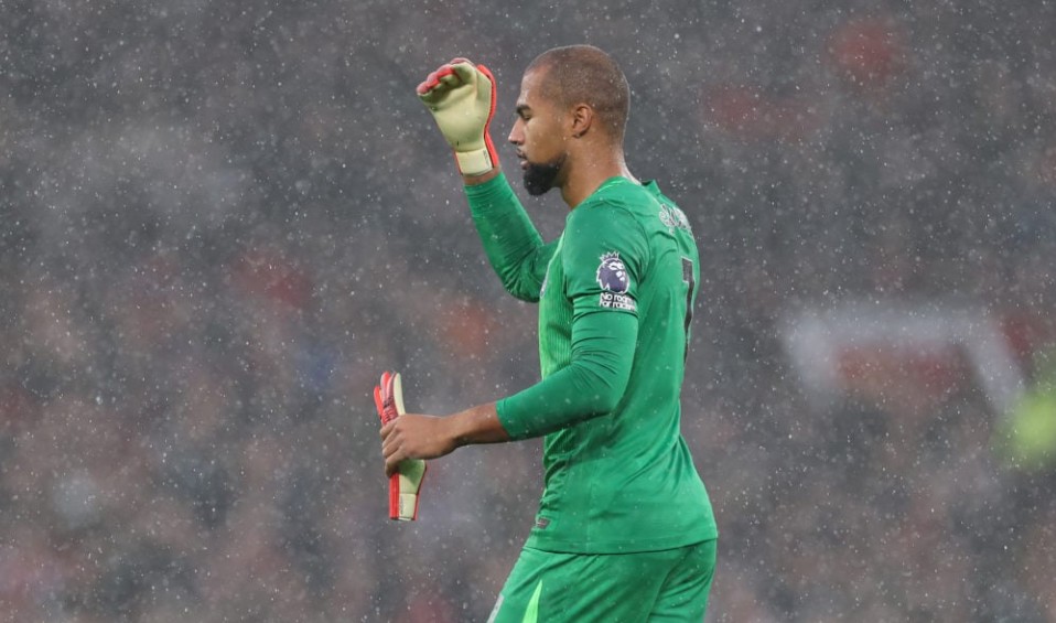 Vị trí của Robert Sanchez mang đến nỗi lo cho Chelsea. Vị trí của Robert Sanchez mang đến nỗi lo cho Chelsea.