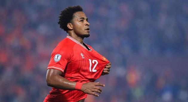 ĐT Việt Nam chờ đợi sự trở lại của Xuân Son. ĐT Việt Nam chờ đợi sự trở lại của Xuân Son.