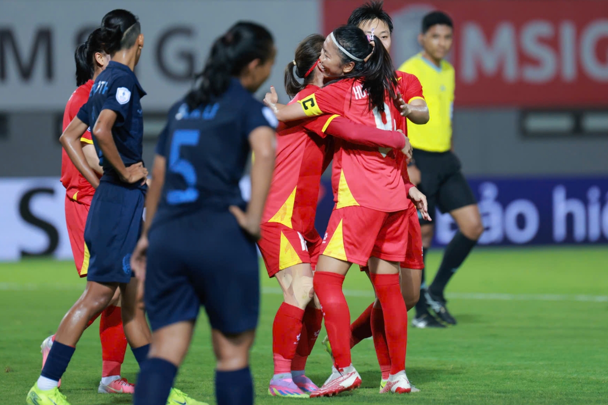 Huỳnh Như ĐT nữ Việt Nam vs Campuchia 6/8