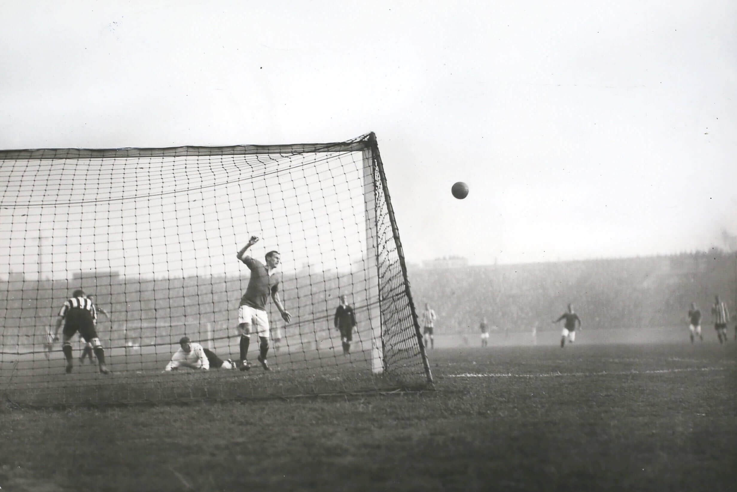 Chelsea trong một trận đấu vào mùa giải 1909-1910, ít năm sau khi thành lập