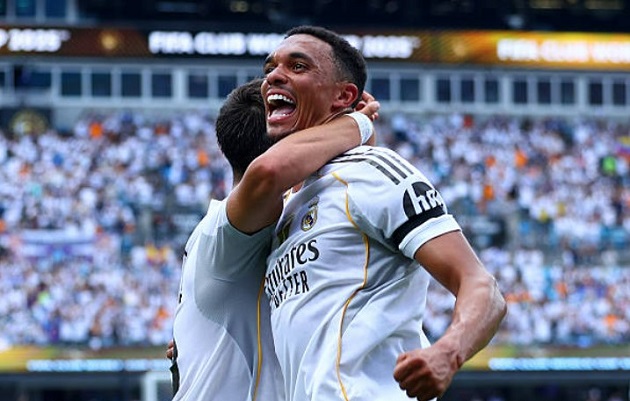 Alexander-Arnold rời Liverpool