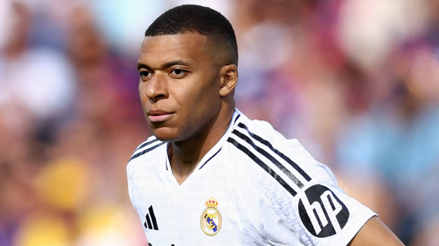 Mbappe ghi bàn cho Real Madrid