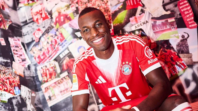 Jackson trong buổi tập luyện cùng Bayern Munich