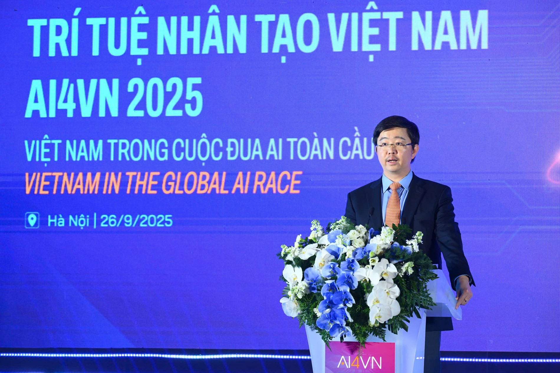 Thứ trưởng Bùi Hoàng Phương phát biểu khai mạc hội thảo AI4VN 2025