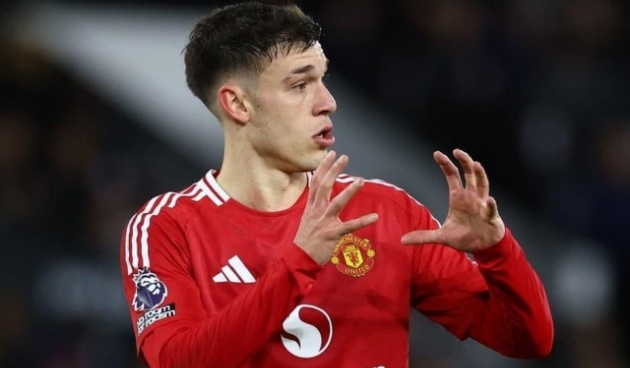 Manuel Ugarte trong màu áo Manchester United