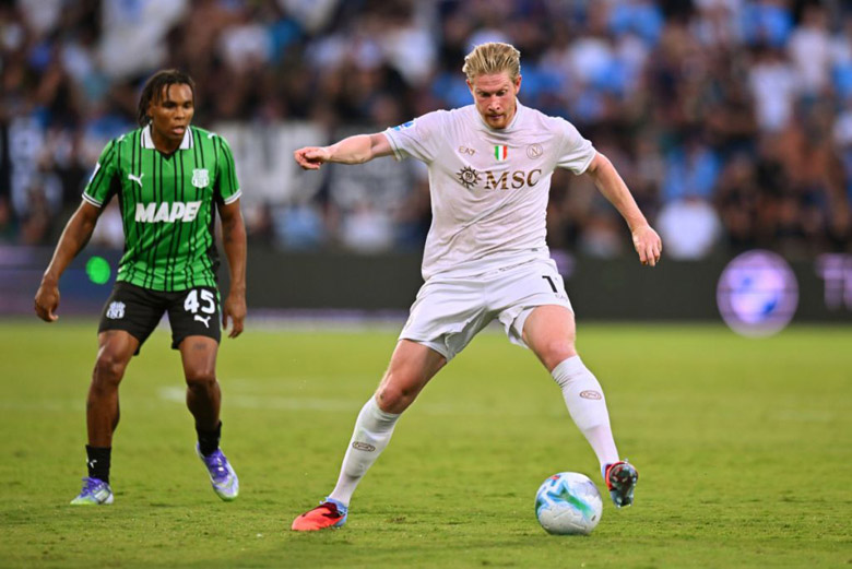 De Bruyne lập siêu phẩm sút xa, Napoli thắng nhẹ trận ra quân Serie A