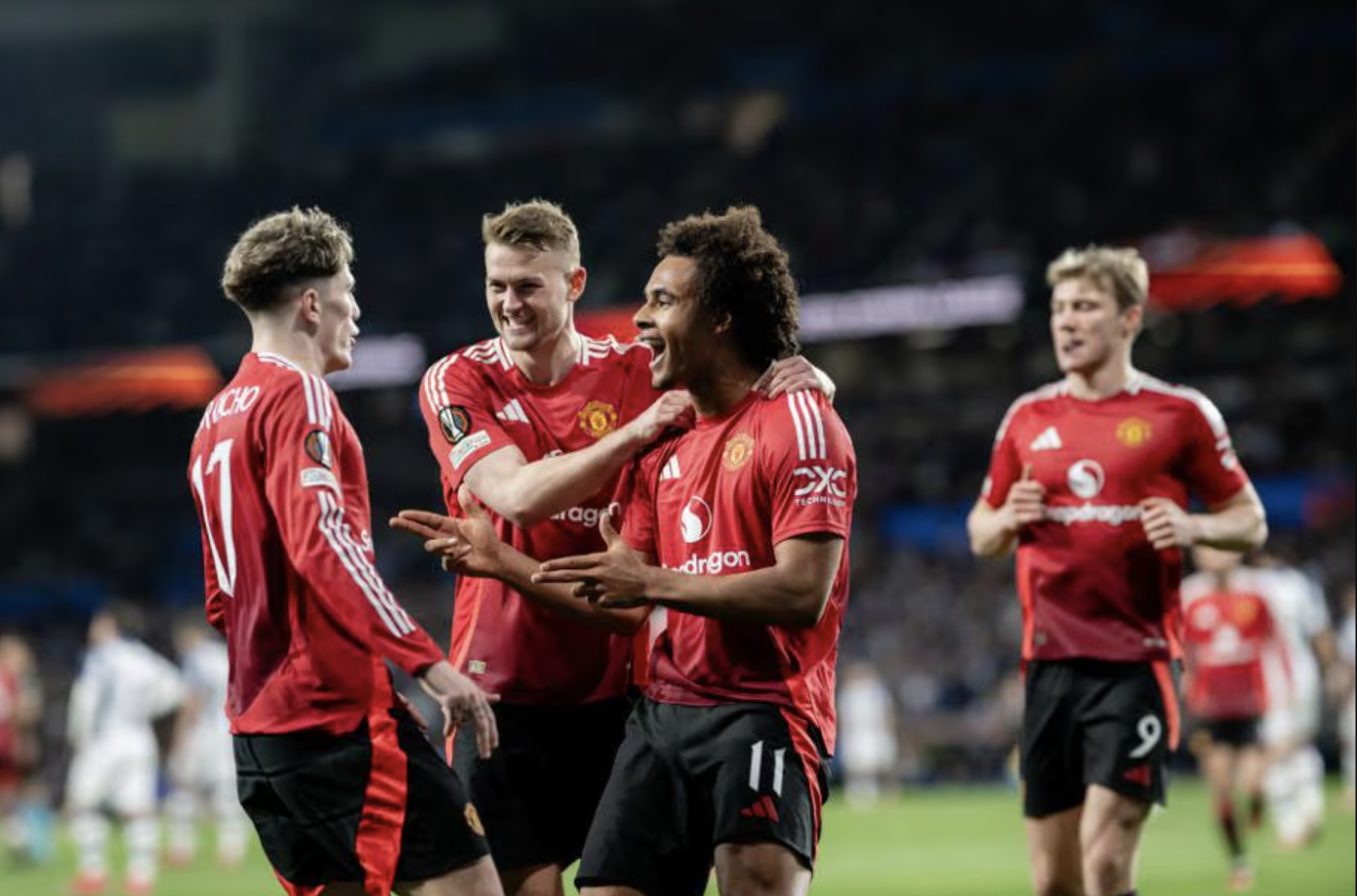 Joshua Zirkzee (11) ghi bàn mở tỉ số cho Man United