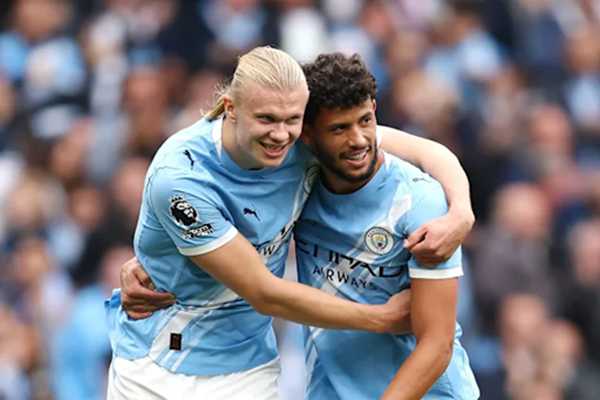 Erling Haaland ghi bàn cho Man City