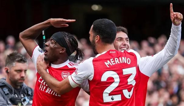 Arsenal vượt qua khó khăn chấn thương
