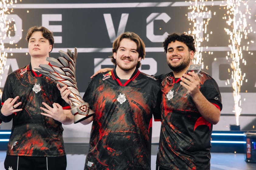 G2 Esports ăn mừng chiến thắng thuyết phục