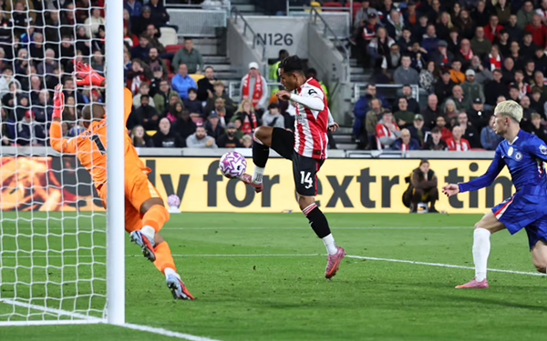 Bàn thắng gỡ hòa của Brentford