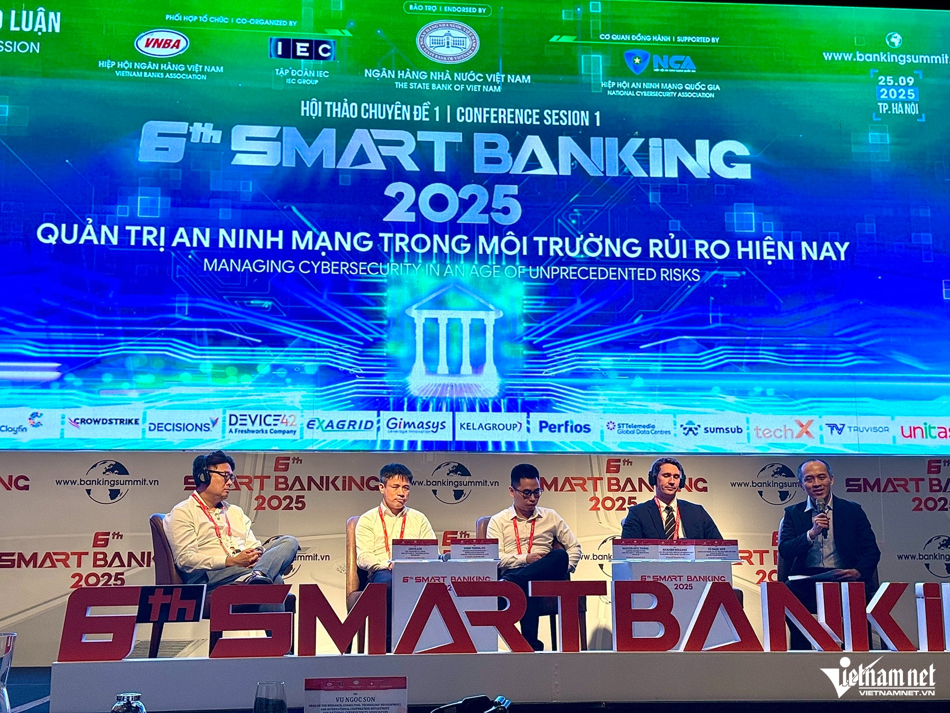 Các chuyên gia bàn luận về an ninh mạng tại hội thảo