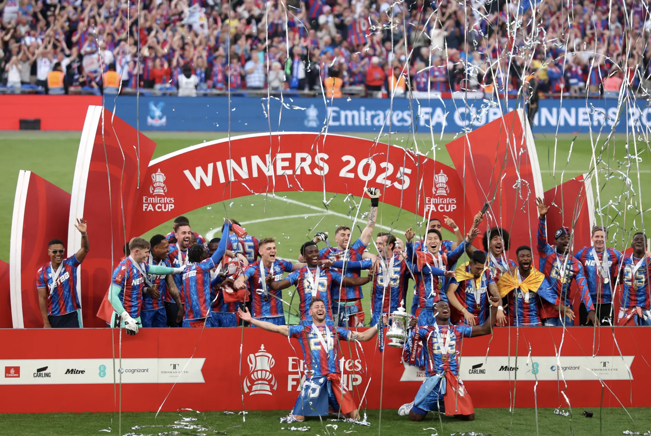 Crystal Palace giành danh hiệu lớn sau 119 năm