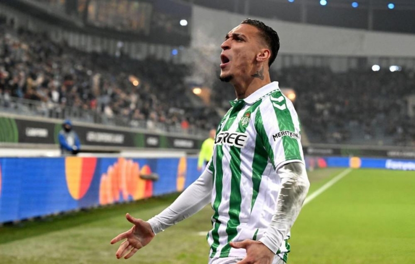 Antony trở lại Real Betis