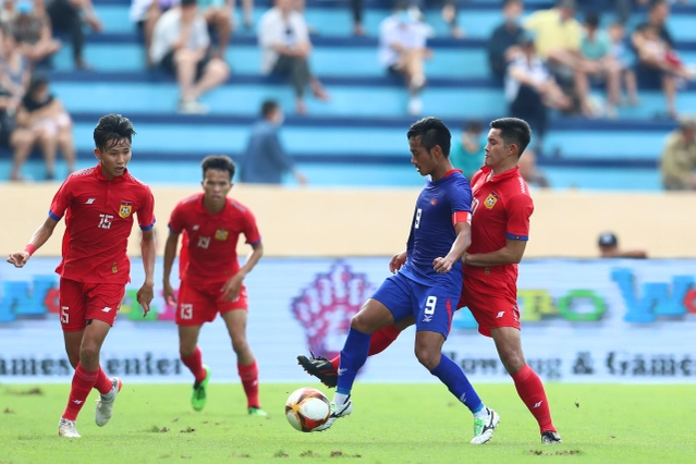 HLV U23 Lào bất ngờ với sự tiến bộ của U23 Campuchia