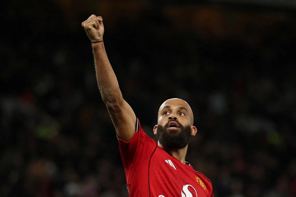 Bryan Mbeumo 12 Bryan Mbeumo trong màu áo Man Utd