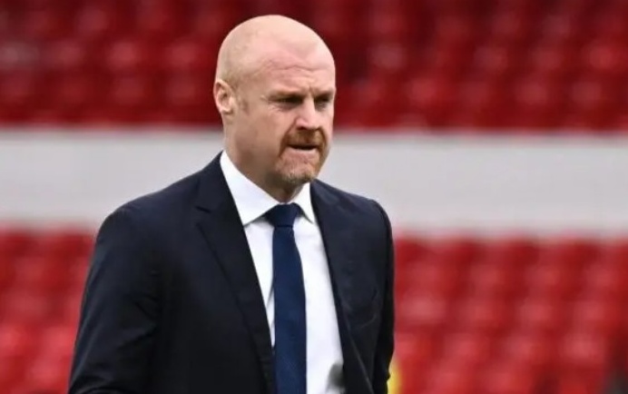 Sean Dyche lọt tầm ngắm Nottingham.