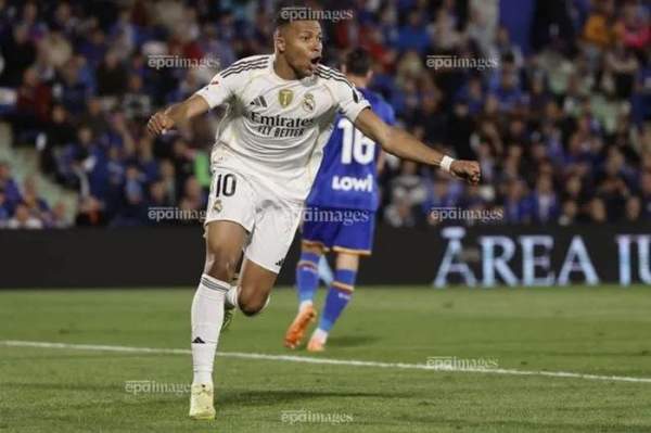 Mbappe thi đấu cho Real Madrid