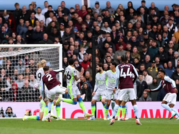 Aston Villa cầm hòa Man City b5
