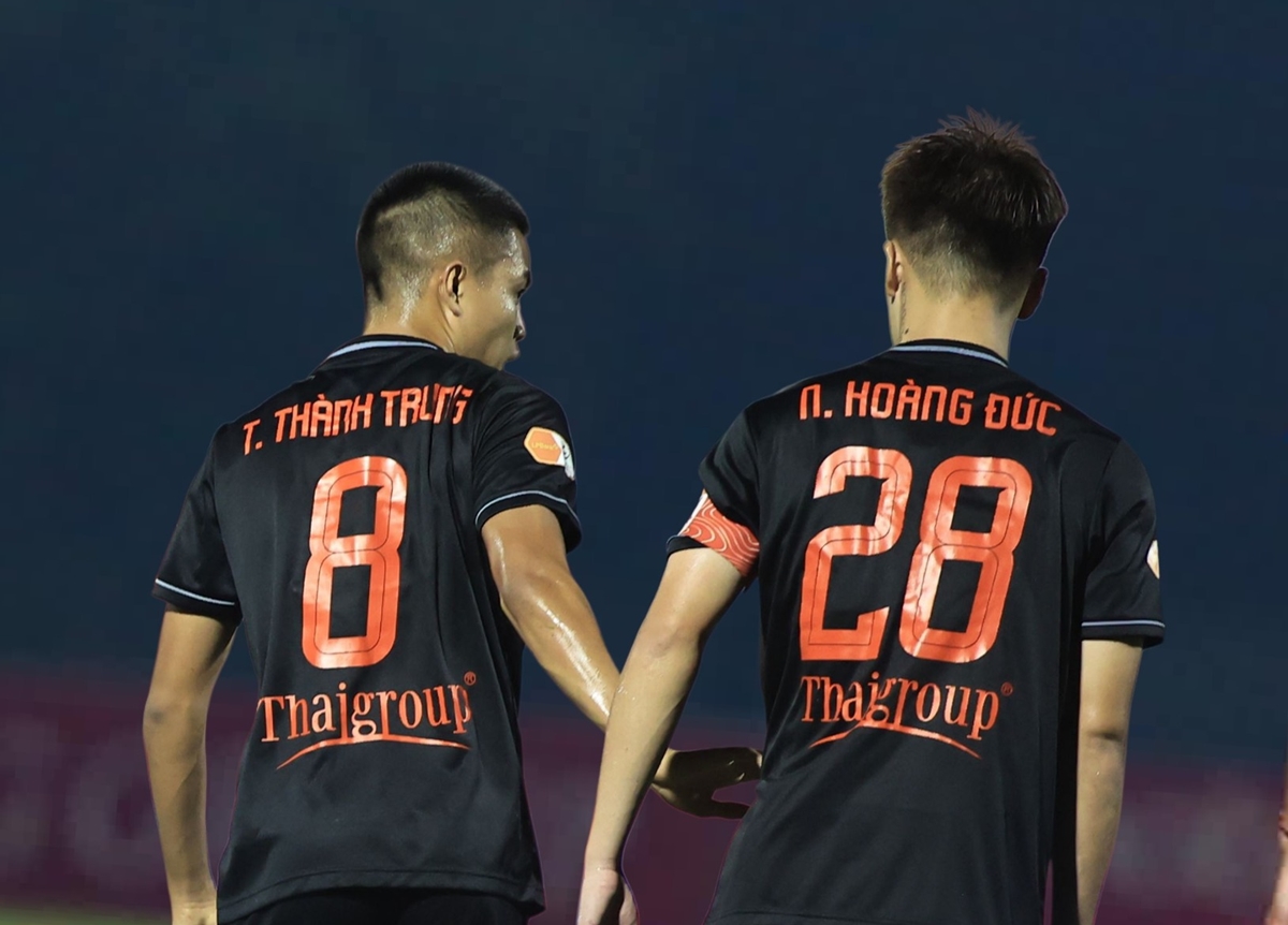Ninh Binh FC 04 Ninh Binh FC thi đấu với PVF-CAND
