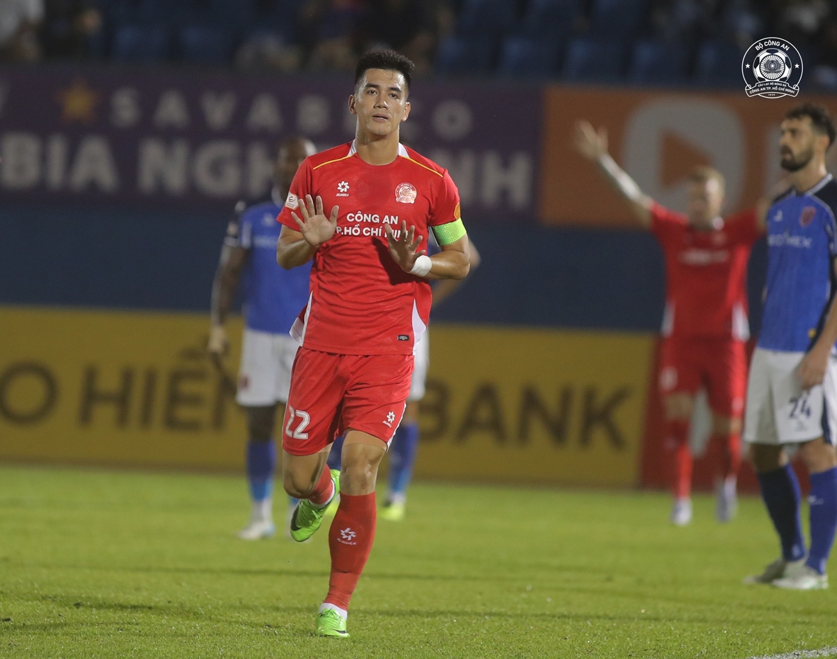 Nguyen Tien Linh trên sân