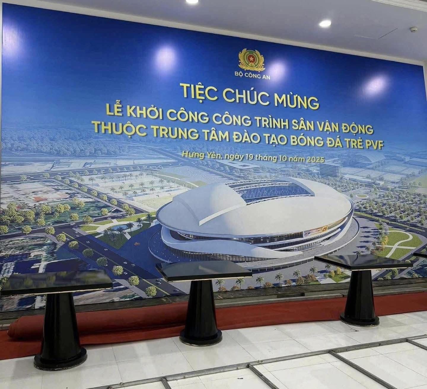 Lễ khởi công sân vận động trung tâm PVF ở Văn Giang