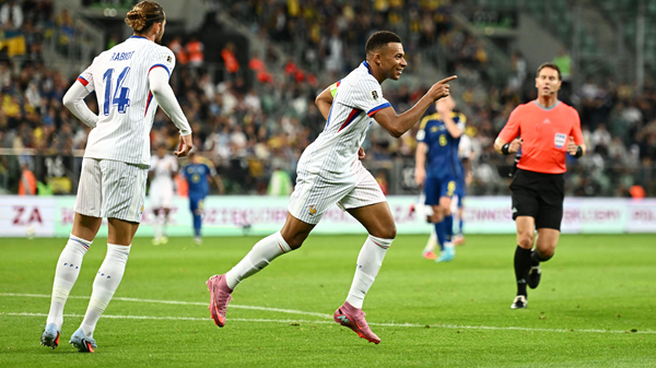 Mbappe cùng các đồng đội hướng đến một chiến thắng đậm trước Iceland. a3