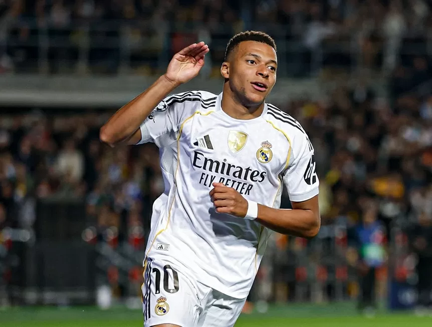 Kylian Mbappe ghi bàn cho Real Madrid tại Champions League