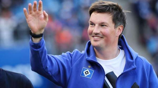 Merlin Polzin bên băng ghế kỹ thuật Hamburger SV