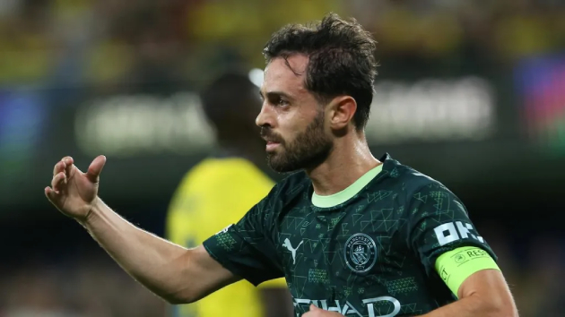 Bernardo Silva nỗ lực trên sân