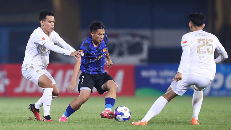 Phan Du Học được triệu tập lên ĐT Việt Nam thay Doãn Ngọc Tân - Ảnh 1 Phan Du Học sẽ được thử nghiệm ở vị trí hậu vệ phải? - ảnh HAGL