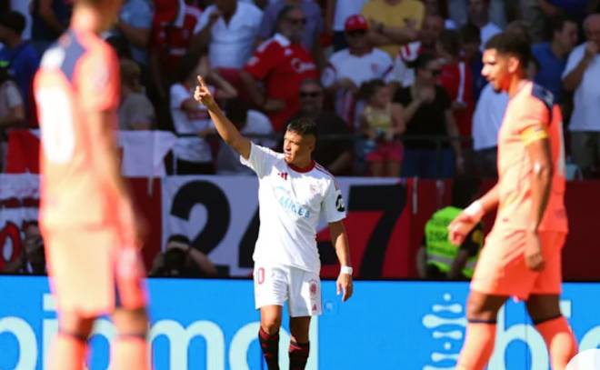 Alexis Sanchez ăn mừng bàn thắng