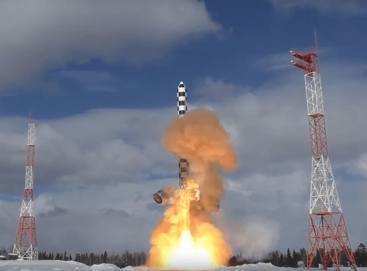 Phóng tên lửa RS-28 Sarmat