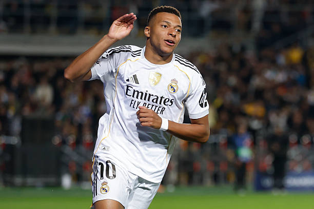 Kylian Mbappe trên sân
