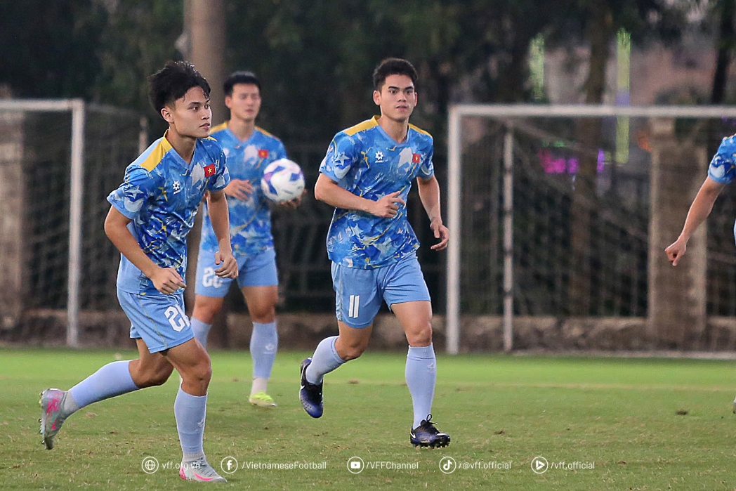 U23 Việt Nam luyện tập chuẩn bị cho vòng loại U23 châu Á