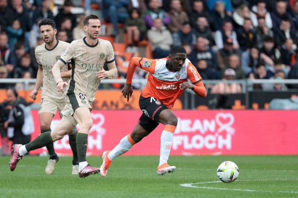 PSG chuẩn bị hành quân đến sân của Lorient. PSG chuẩn bị hành quân đến sân của Lorient.