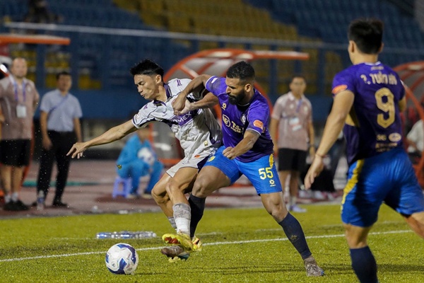 Cầu thủ Hà Nội ăn mừng bàn thắng tiêu biểu