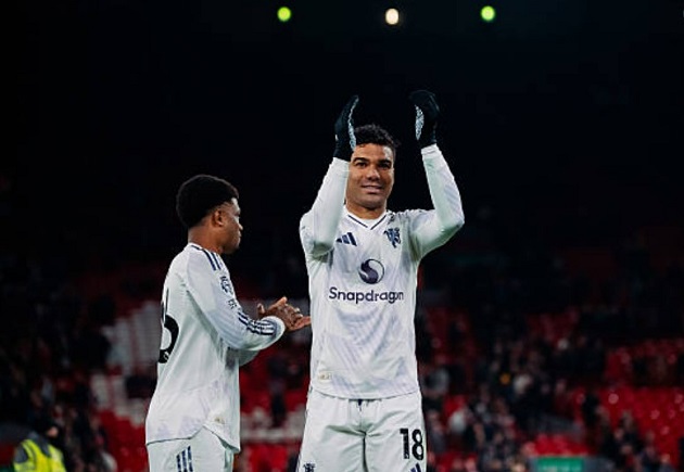 Casemiro thi đấu xuất sắc tại Anfield