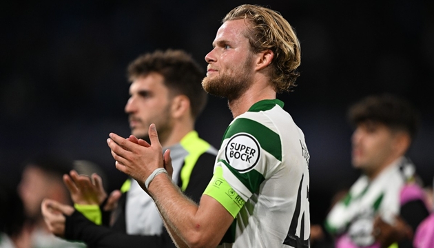 Hjulmand giúp Bruno Fernandes tự do tấn công