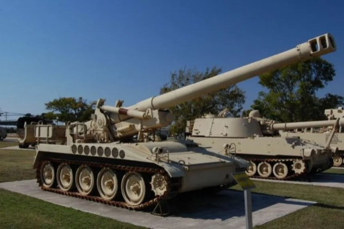 Khẩu pháo tự hành M110A2 uy lực