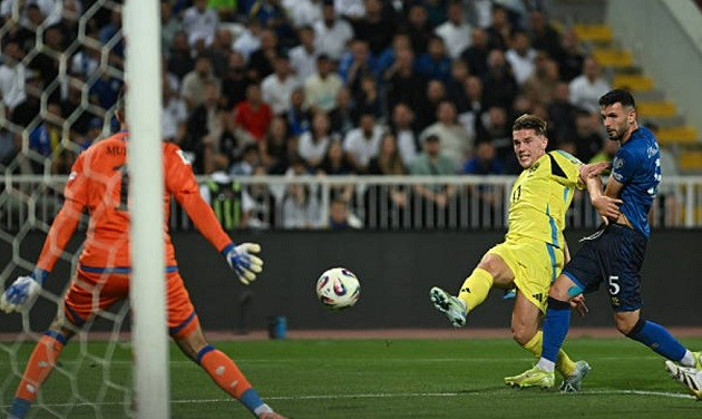 Viktor Gyokeres không thể ghi bàn vào lưới Kosovo da