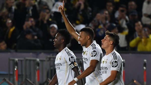 Mbappe ghi bàn cho Real Madrid